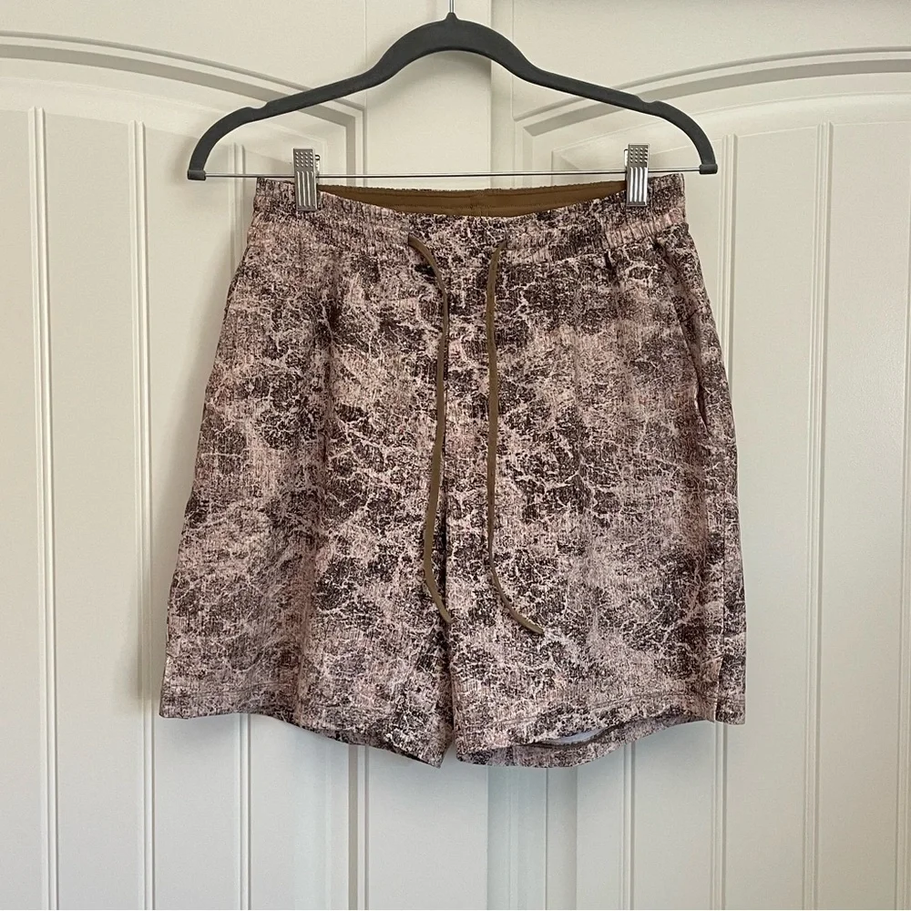 Lululemon Channel Cross Short 7